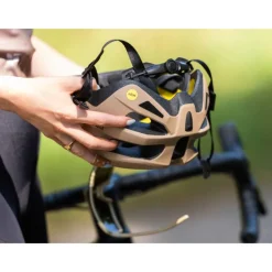 BBB Cycling BHE-23 Dune Mips 3.0 FIDLOCK Racefiets Helm