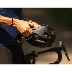 BBB Cycling BHE-30 Kite 3.0 FIDLOCK Racefiets Helm