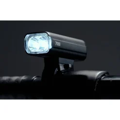 BBB Cycling BLS-262i NanoStrike 700i Voorlicht