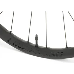 Bontrager Line Pro 30 TLR Boost MTB Voorwiel