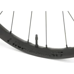 Bontrager Line Pro 30 TLR Boost MTB Achterwiel