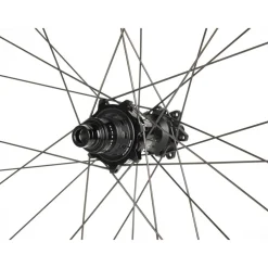 Bontrager Line Pro 30 TLR Boost MTB Achterwiel
