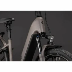 CUBE Kathmandu Hybrid One 800 2027