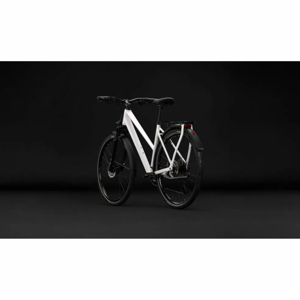 CUBE Kathmandu Pro 2027