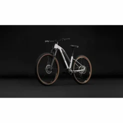 CUBE Reaction Hybrid Pro 800 2027