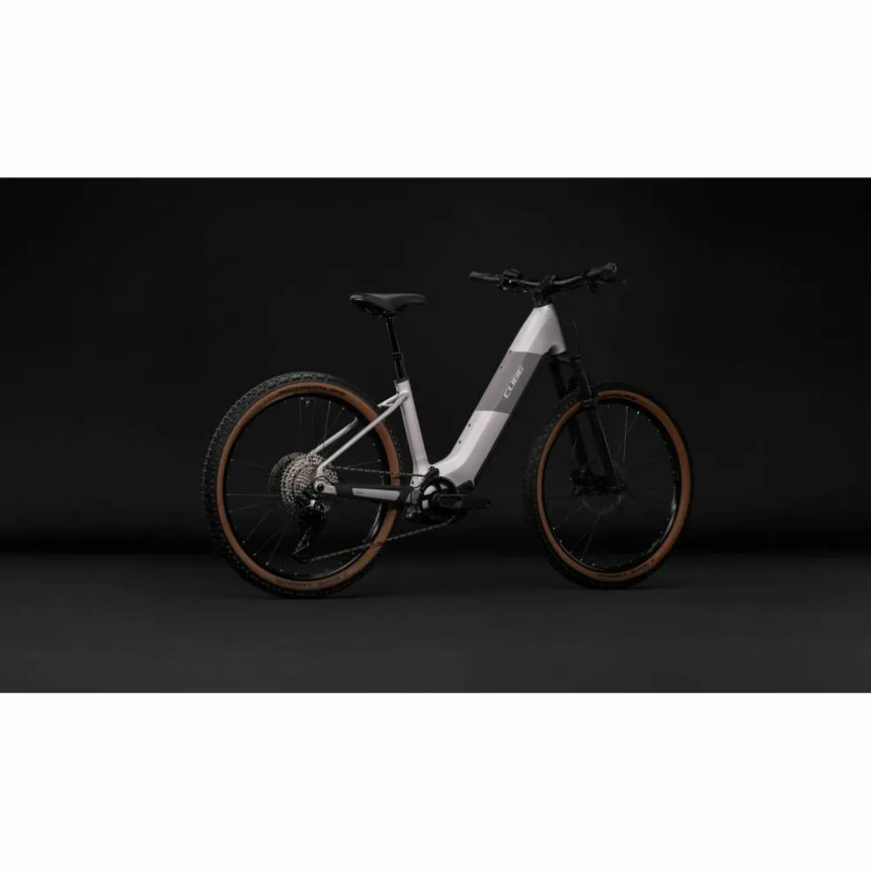 CUBE Reaction Hybrid Pro 800 2027