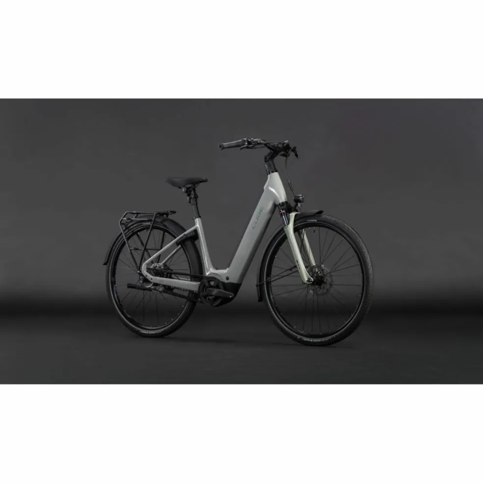 CUBE Supreme Hybrid Deluxe One 2026