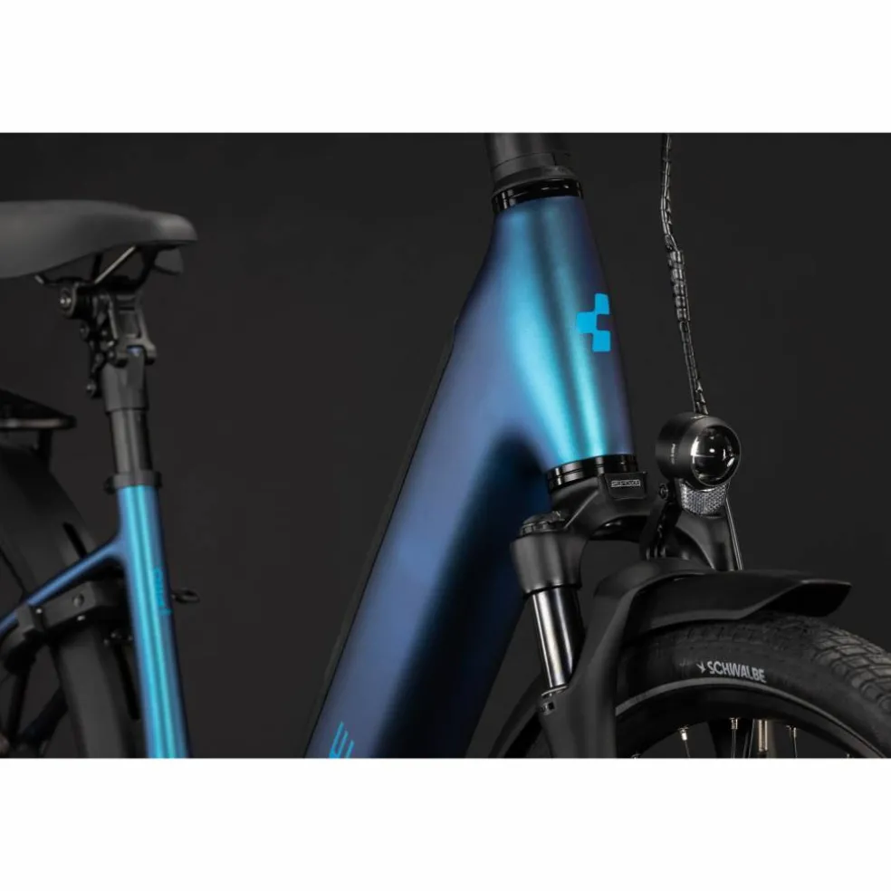 CUBE Supreme Hybrid Deluxe Pro 600 2027