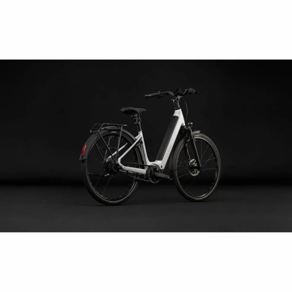 CUBE Supreme Hybrid Deluxe Pro 600 2027