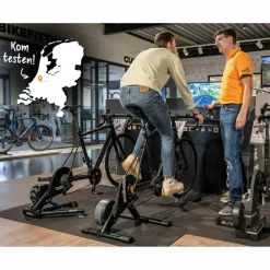 Wahoo KICKR Core 2 Fietstrainer met Zwift Cog & Click